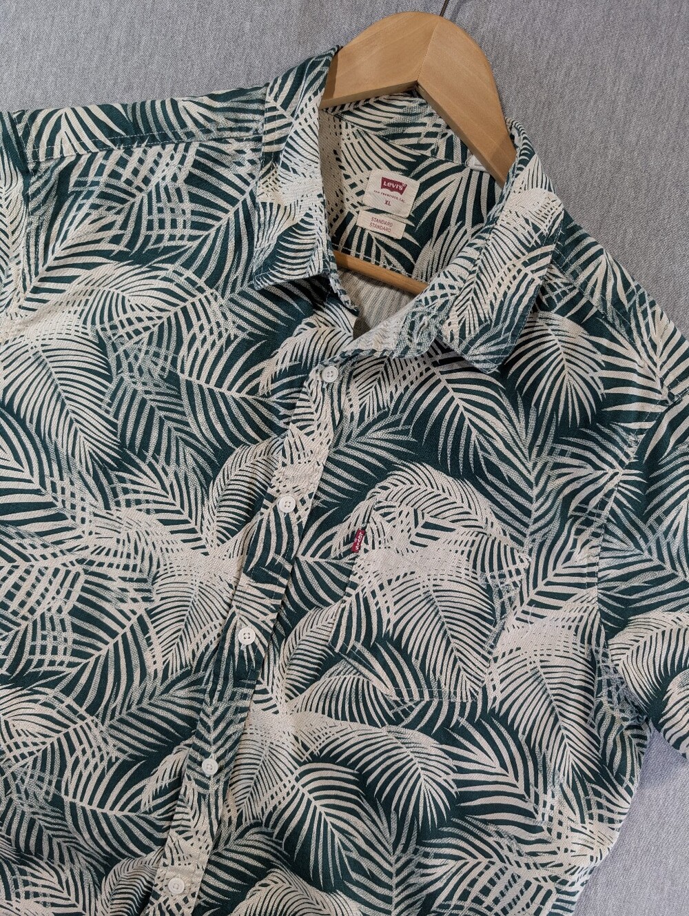 Levi's Hawaiian Palm Leaf Button Shirt Men's XL Green Cream Standard Fit Cotton